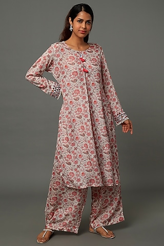 Off White Embroidered Kurta Set For Girls by Yogita Kadam- Kids