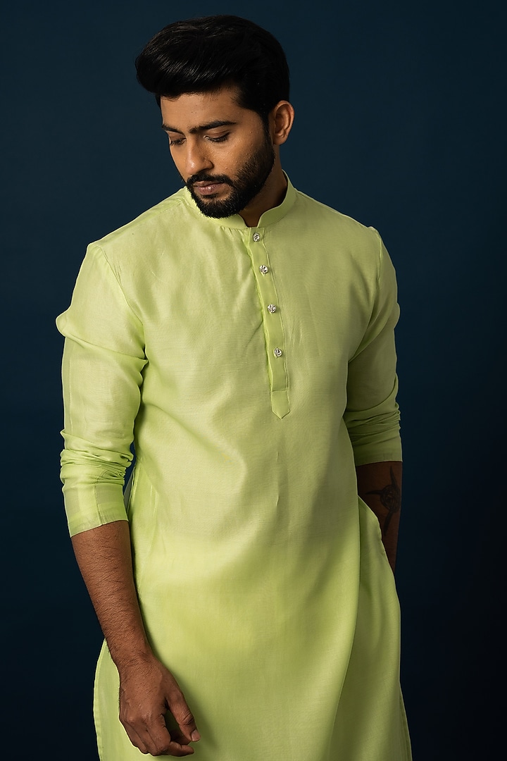 Parrot Green Chanderi Silk Kurta Set by YOSEBA at Pernia's Pop Up Shop 2024
