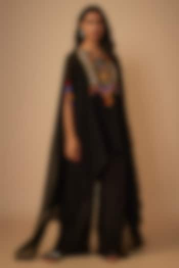 Black Georgette Silk Thread Embroidered Kaftan Set by Yoshita Couture at Pernia's Pop Up Shop