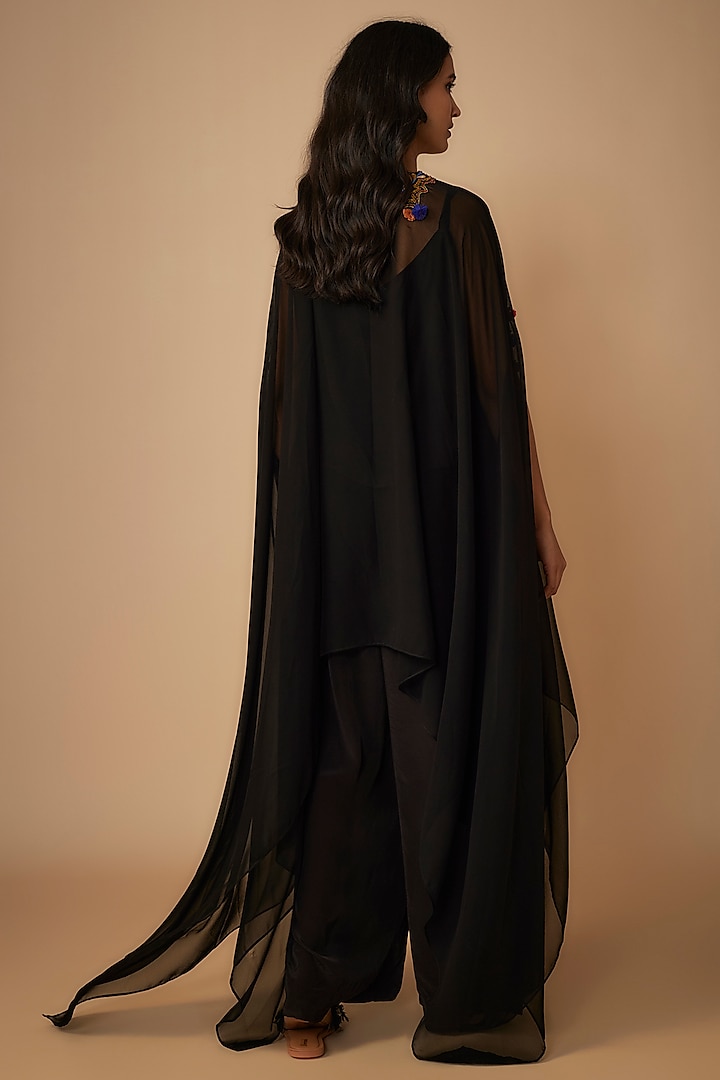 Black Georgette Silk Thread Embroidered Kaftan Set by Yoshita Couture at Pernia's Pop Up Shop