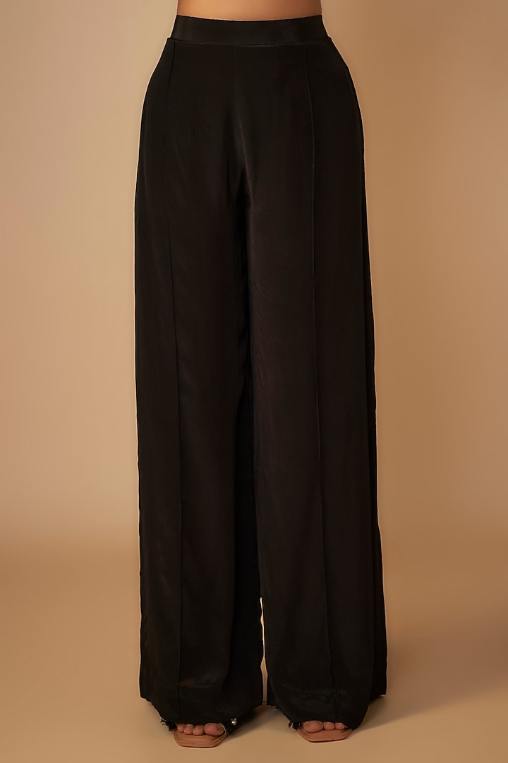 Black Georgette Silk Thread Embroidered Kaftan Set by Yoshita Couture at Pernia's Pop Up Shop