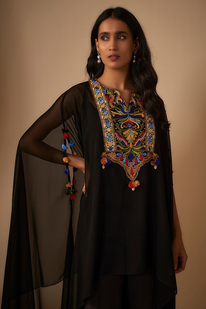 Black Georgette Silk Thread Embroidered Kaftan Set by Yoshita Couture at Pernia's Pop Up Shop