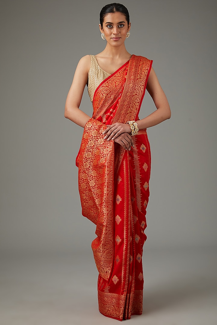 Red Pure Silk Handloom Bandhej Embroidered & Bandhani Printed Patola Saree Set by Zal From Benaras