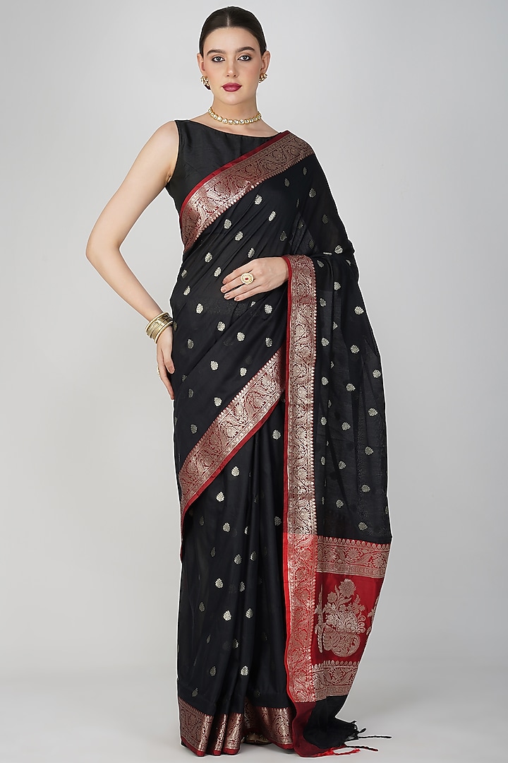 Black & Red Pure Katan Silk Hand Embroidered Handloom Banarasi Saree Set by Zal From Benaras at Pernia's Pop Up Shop