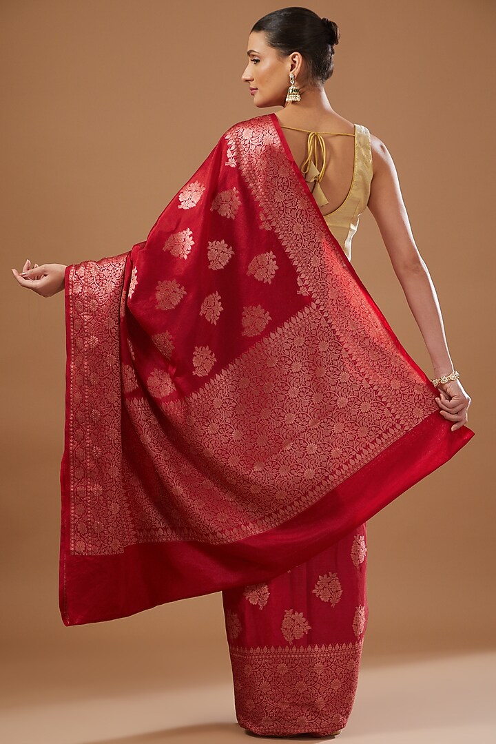 Red Chiffon Banarasi Handloom Festive Saree Set by Zal From Benaras at Pernia's Pop Up Shop