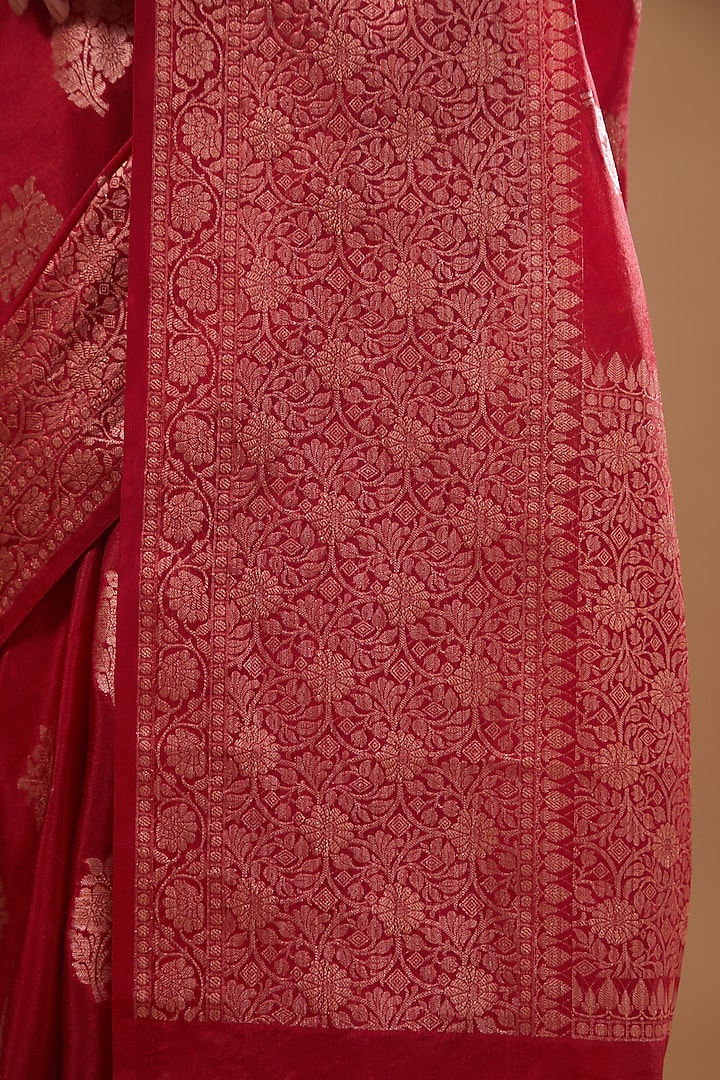 Red Chiffon Banarasi Handloom Festive Saree Set by Zal From Benaras at Pernia's Pop Up Shop