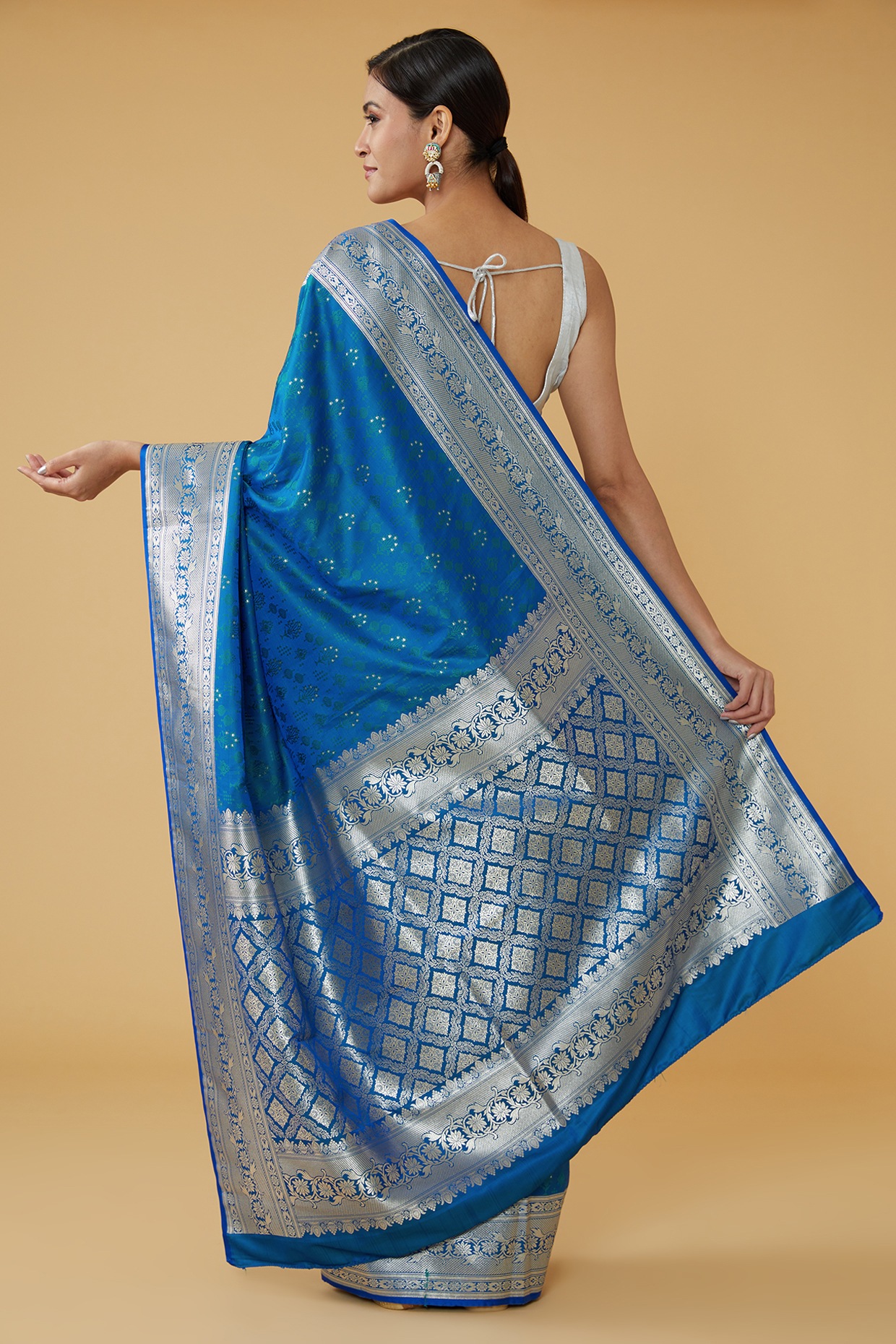 Page 28 | Onam Sarees: Shop Sarees for Onam Online at Indian Cloth Store