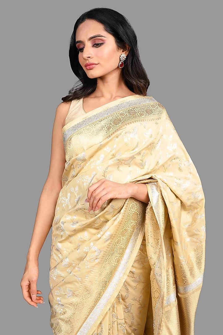 Cream Katan Silk Banarasi Party Wear Saree Set by Zal From Benaras at Pernia's Pop Up Shop