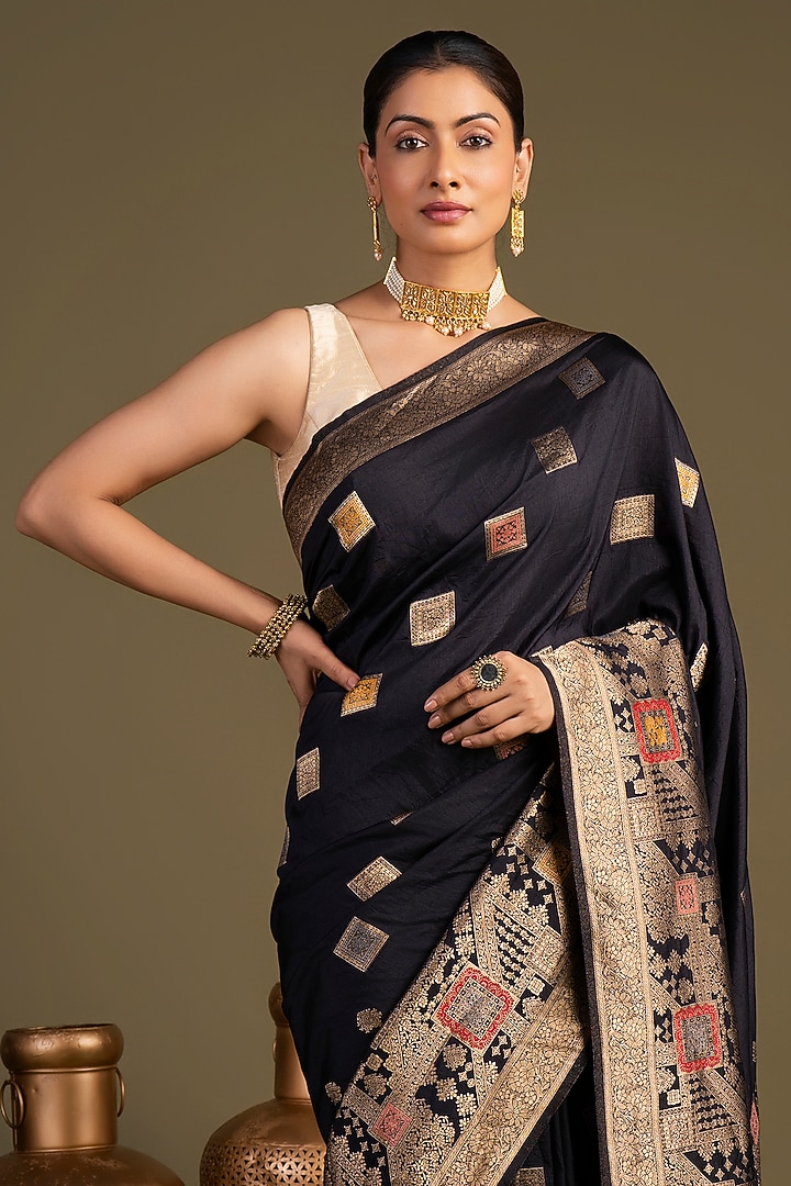 Black Pure Silk Embroidered & Printed Banarasi Handloom Party Wear Saree Set by Zal From Benaras at Pernia's Pop Up Shop