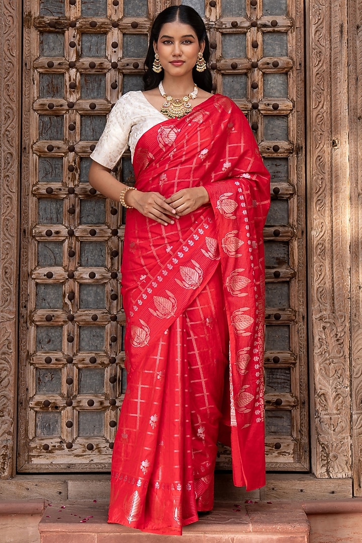Red Pure Silk Banarasi Handloom Party Wear Saree Set by Zal From Benaras at Pernia's Pop Up Shop