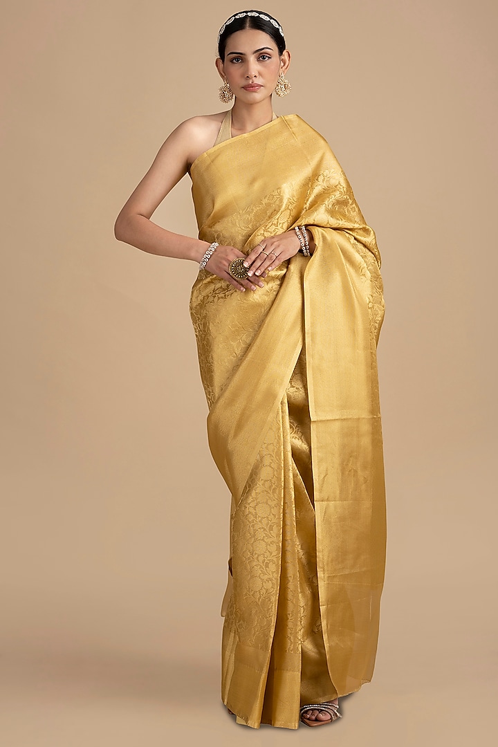 Gold Kanjivaram Silk Banarasi Handloom Saree Set by Zal From Benaras at Pernia's Pop Up Shop