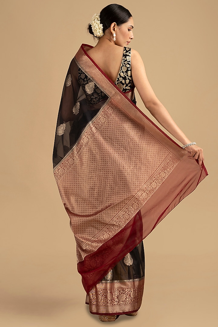 Black-Red Kora Organza Silk Banarasi Handloom Festive Saree Set by Zal From Benaras at Pernia's Pop Up Shop