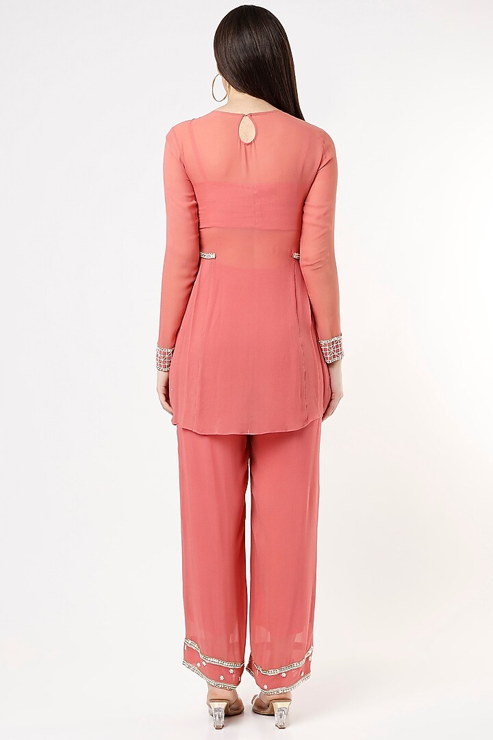 Pink Hand Embroidered Kurta Set by Zamoraa The Label at Pernia's Pop Up Shop