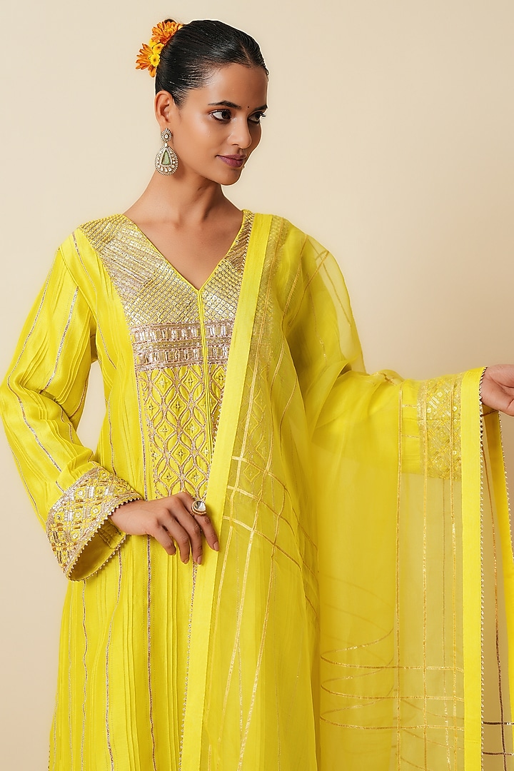 Vibrant Yellow Pure Chanderi Silk Sequins Embellished Kurta Set by Zari Dorie at Pernia's Pop Up Shop