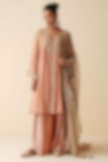 Rose Gold Chiffon Embroidered Kurta Set by Zari Dorie at Pernia's Pop Up Shop