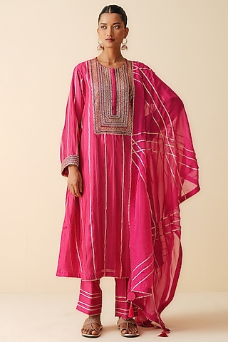 Magenta Pink Pure Chanderi Silk Embellished Kurta Set by Zari Dorie