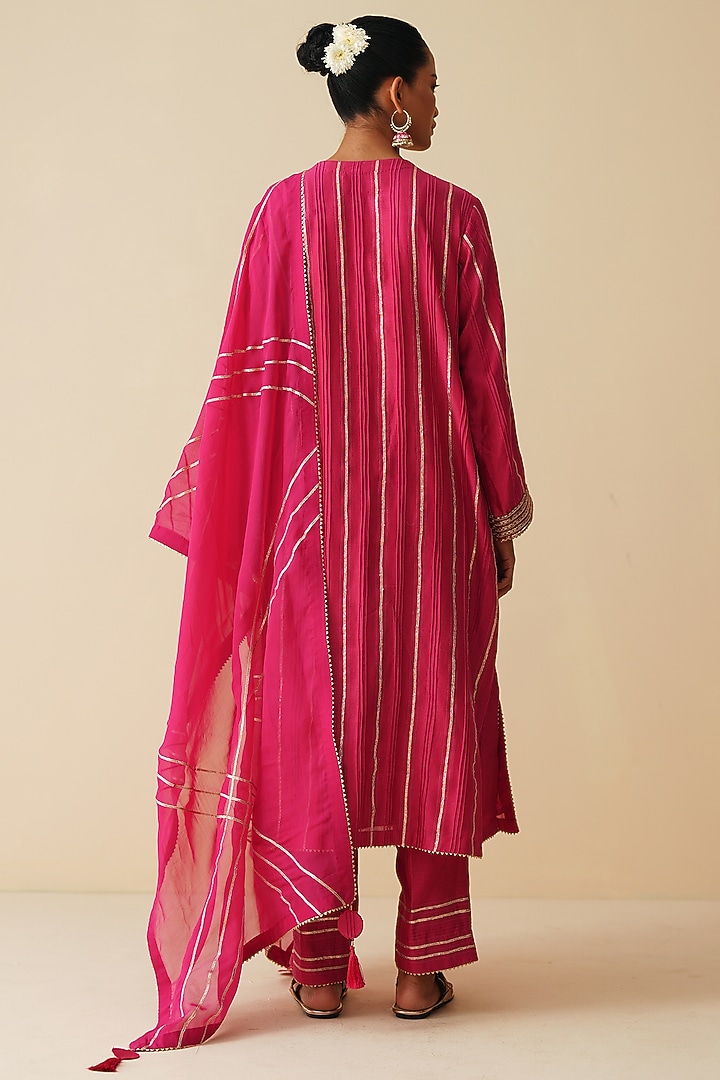 Magenta Pink Pure Chanderi Silk Embellished Kurta Set by Zari Dorie at Pernia's Pop Up Shop