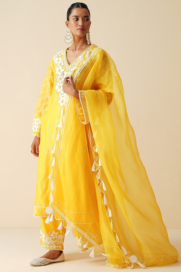 Yellow Pure Chanderi Silk Embroidered Kurta Set by Zari Dorie at Pernia's Pop Up Shop