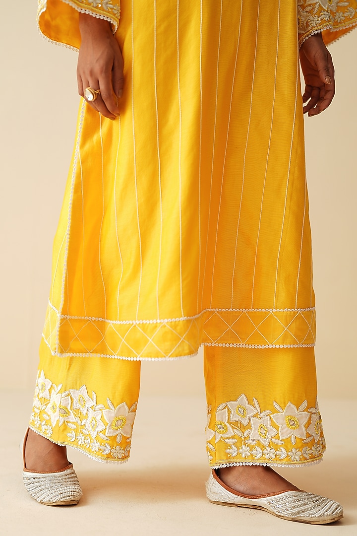 Yellow Pure Chanderi Silk Embroidered Kurta Set by Zari Dorie at Pernia's Pop Up Shop
