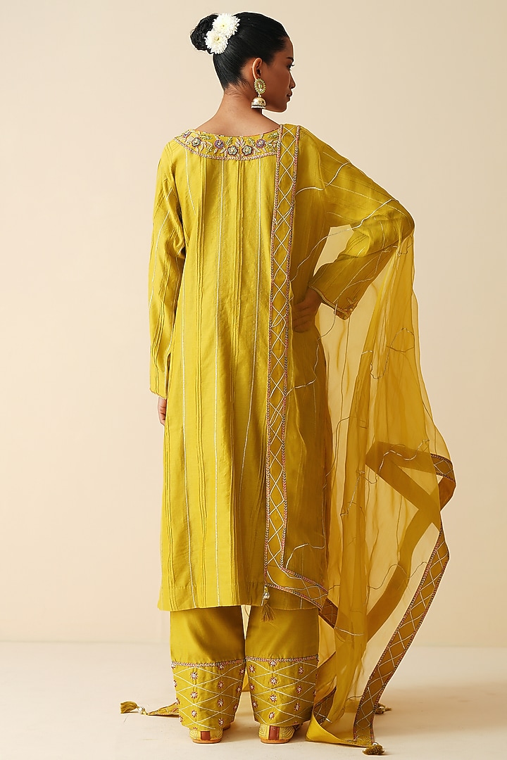 Light Mehndi Green Pure Chanderi Silk Embroidered Kurta Set by Zari Dorie at Pernia's Pop Up Shop