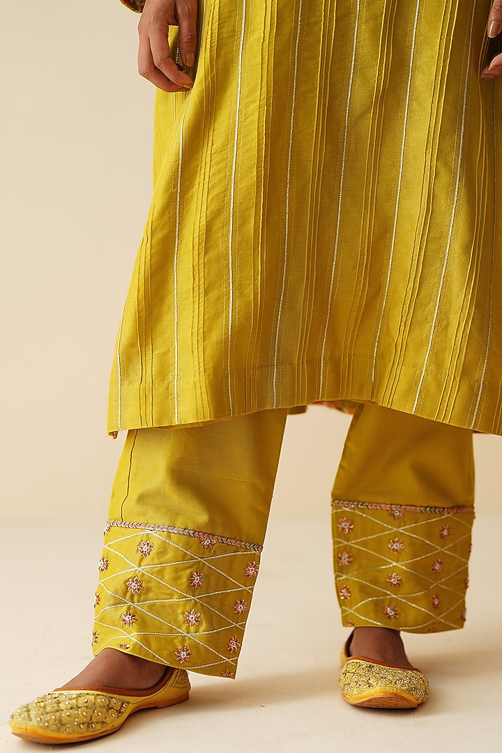 Light Mehndi Green Pure Chanderi Silk Embroidered Kurta Set by Zari Dorie at Pernia's Pop Up Shop