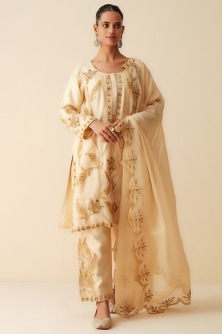 Beige Pure Chanderi Silk Embroidered Kurta Set by Zari Dorie at Pernia's Pop Up Shop