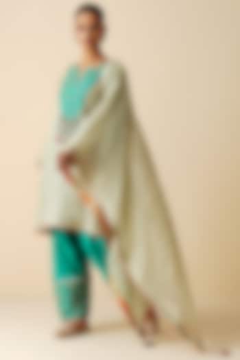 Greenish Grey & Emerald Green Mal Chanderi Embellished Kurta Set by Zari Dorie at Pernia's Pop Up Shop