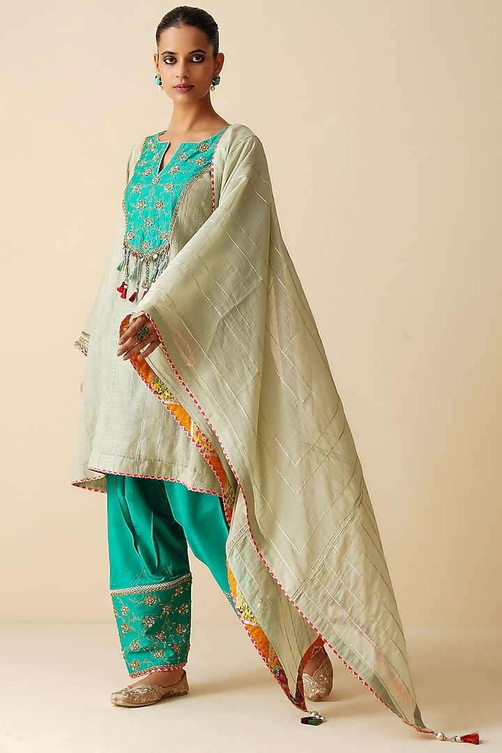 Greenish Grey & Emerald Green Mal Chanderi Embellished Kurta Set by Zari Dorie at Pernia's Pop Up Shop