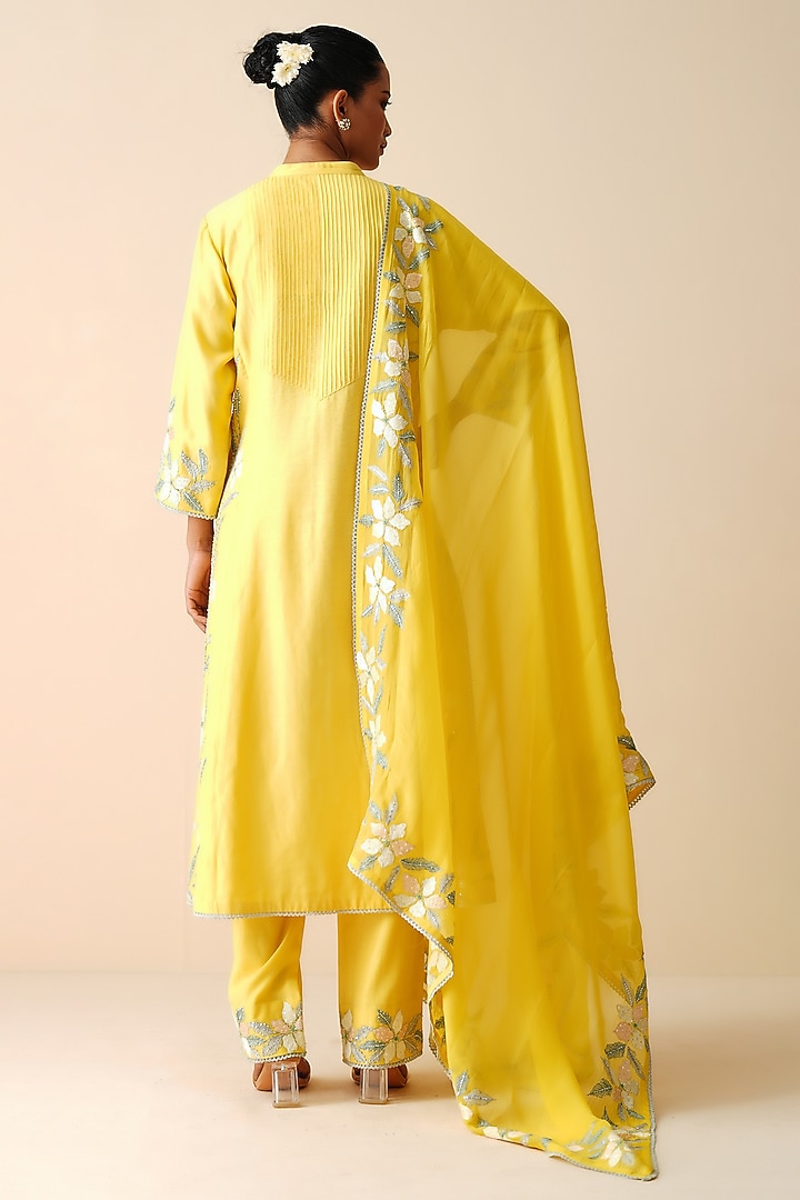 Yellow Pure Chanderi Silk Embellished Kurta Set by Zari Dorie at Pernia's Pop Up Shop