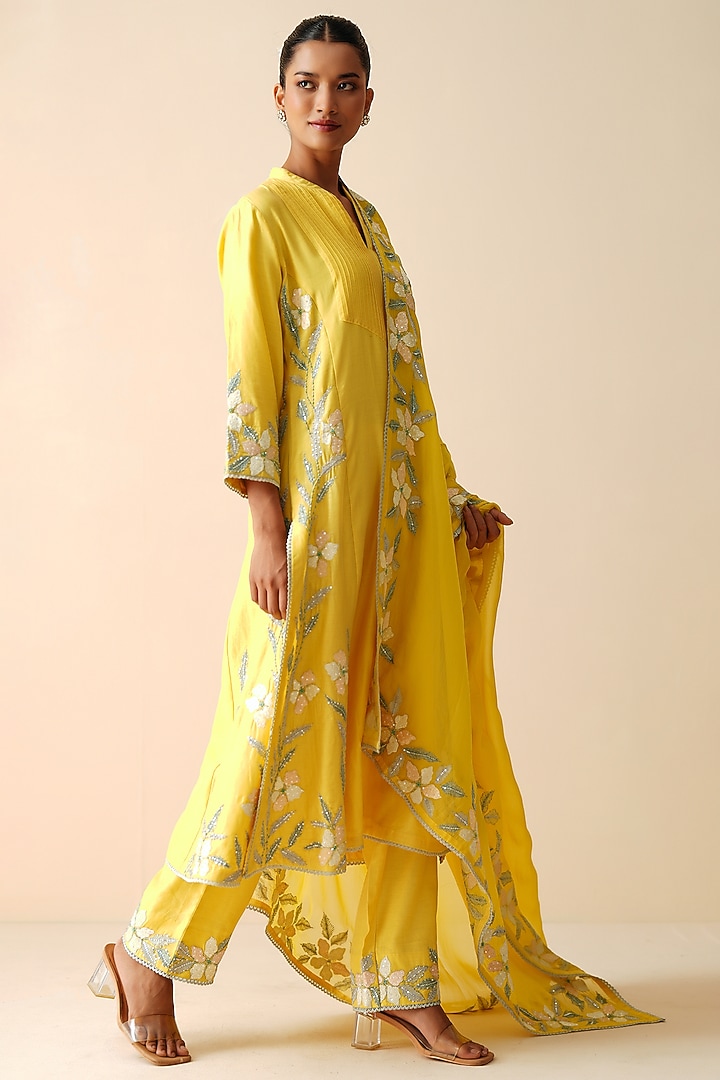 Yellow Pure Chanderi Silk Embellished Kurta Set by Zari Dorie at Pernia's Pop Up Shop