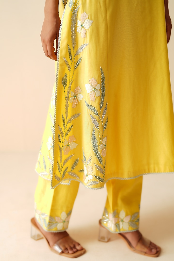 Yellow Pure Chanderi Silk Embellished Kurta Set by Zari Dorie at Pernia's Pop Up Shop