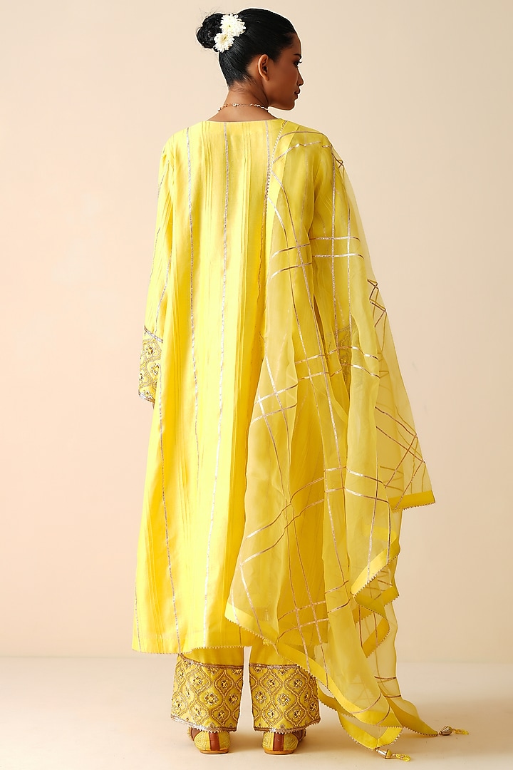 Yellow Pure Chanderi Silk Embellished Kurta Set by Zari Dorie at Pernia's Pop Up Shop