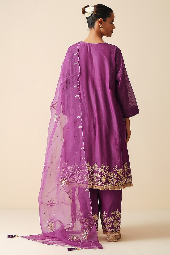 Purple Pure Chanderi Silk Embellished Kurta Set by Zari Dorie at Pernia's Pop Up Shop