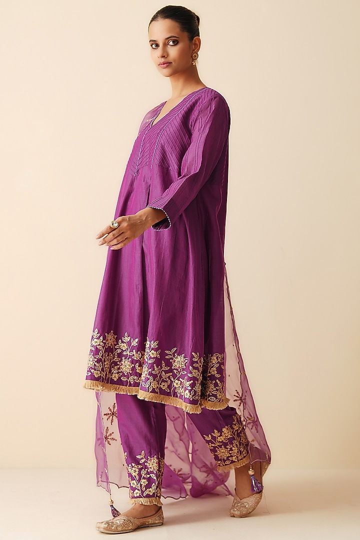 Purple Pure Chanderi Silk Embellished Kurta Set by Zari Dorie at Pernia's Pop Up Shop
