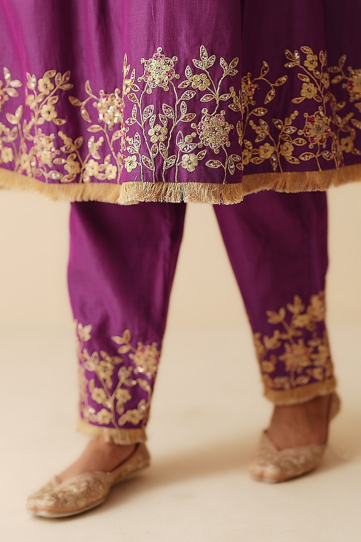 Purple Pure Chanderi Silk Embellished Kurta Set by Zari Dorie at Pernia's Pop Up Shop