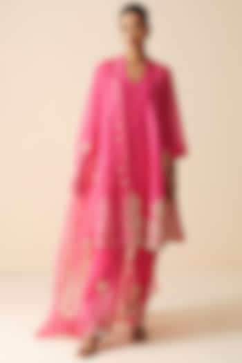 Hot Pink Pure Chanderi Silk Embellished Kurta Set by Zari Dorie at Pernia's Pop Up Shop