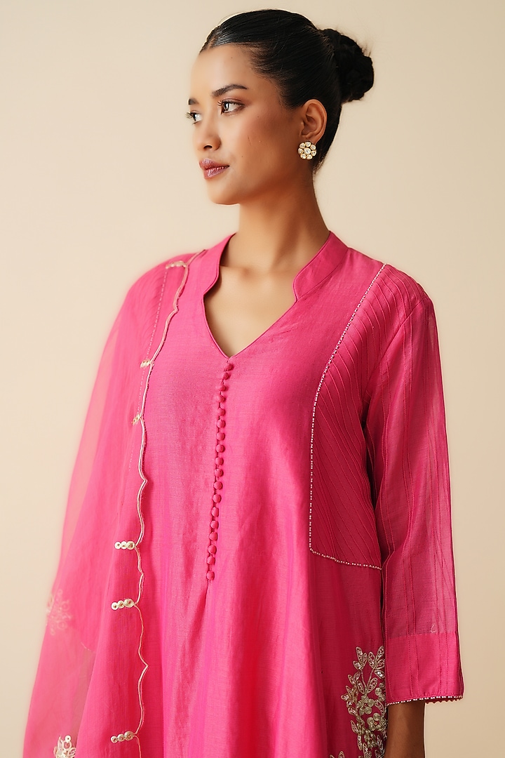 Hot Pink Pure Chanderi Silk Embellished Kurta Set by Zari Dorie at Pernia's Pop Up Shop