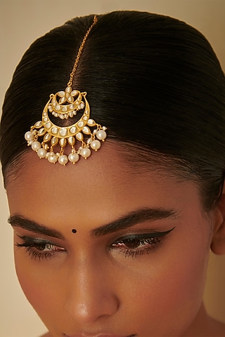 Gold Plated Mirror Polki & Freshwater Pearl Maang Tikka by Zariin