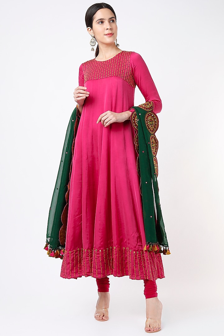 Fuchisa Embroidered Flared Anarkali Set by Zariya The Label