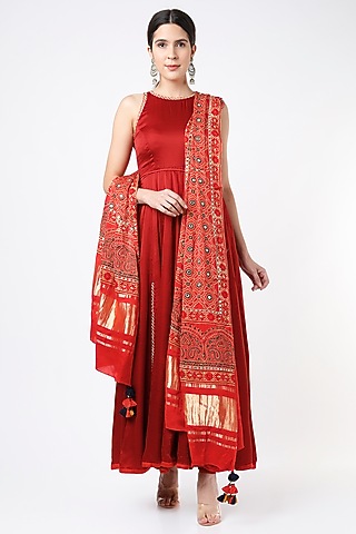 Red Embroidered Anarkali Set by Zariya The Label