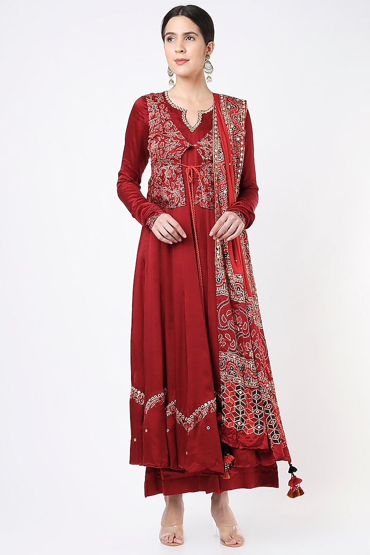 Red Mirror Embroidered Anarkali Set by Zariya The Label