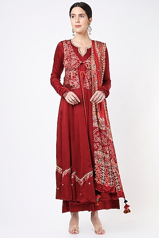 Red Mirror Embroidered Anarkali Set by Zariya The Label