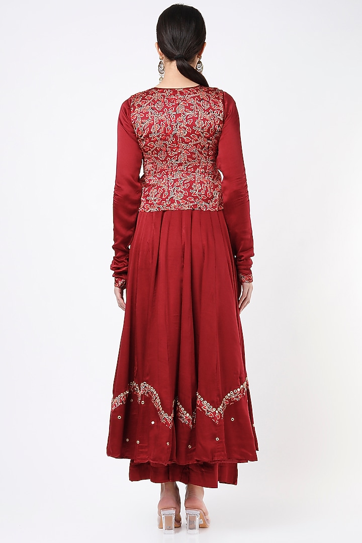 Red Mirror Embroidered Wedding Anarkali Set by Zariya The Label at Pernia's Pop Up Shop