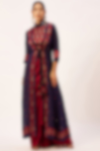 Blue Paper Silk Cape Set by Zariya The Label at Pernia's Pop Up Shop