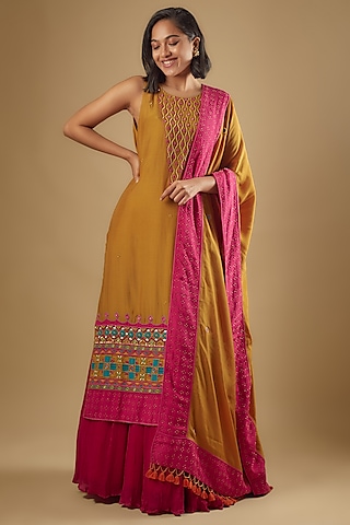Kesari Mustard Bemberg Silk Mirror & Bead Embroidered Kurta Set by Zariya The Label