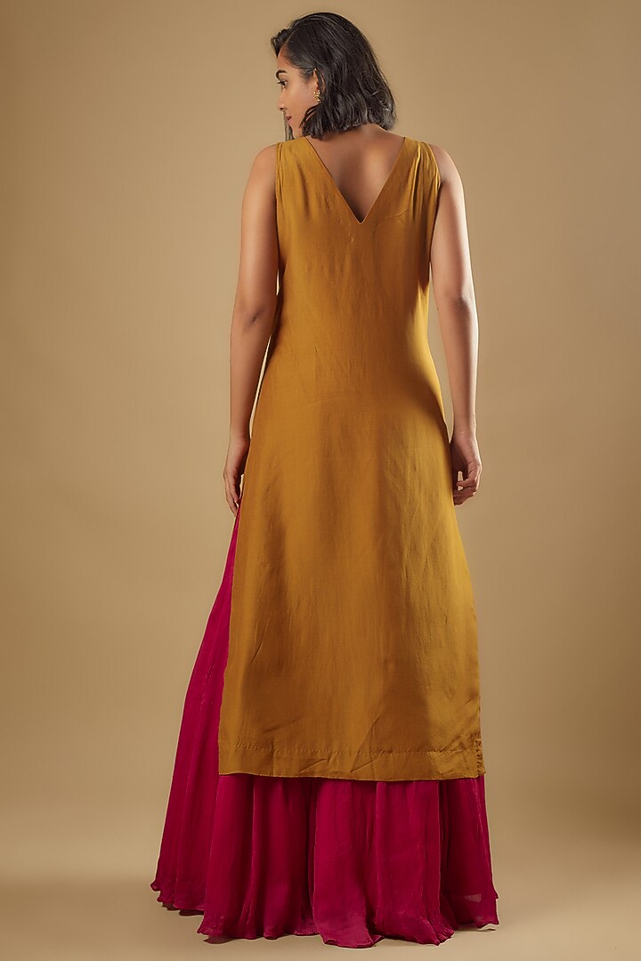 Kesari Mustard Bemberg Silk Mirror & Bead Embroidered Kurta Set by Zariya The Label at Pernia's Pop Up Shop