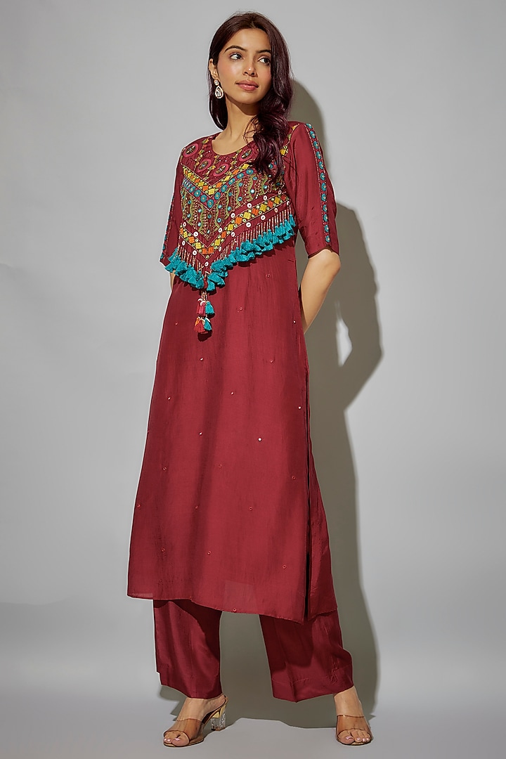 Red Bemberg Silk Thread Embroidered Kurta Set by Zariya The Label