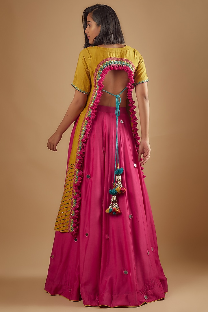 Yellow Bemberg Silk Thread & Mirror Embroidered Kurta Set by Zariya The Label at Pernia's Pop Up Shop