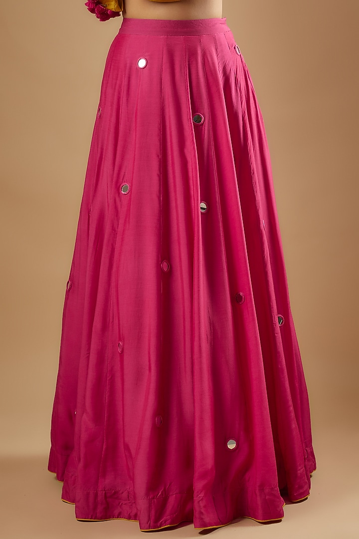 Yellow Bemberg Silk Thread & Mirror Embroidered Kurta Set by Zariya The Label at Pernia's Pop Up Shop