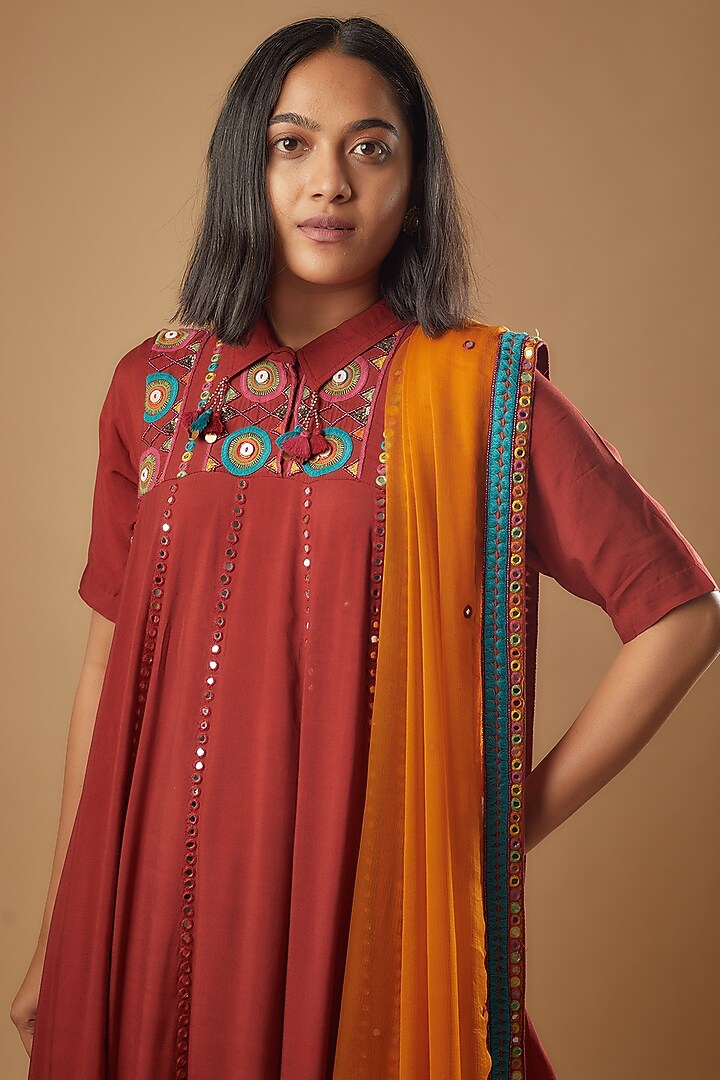 Red Bemberg Silk Thread & Mirror Embroidered Kalidar Bridal Anarkali Set by Zariya The Label at Pernia's Pop Up Shop